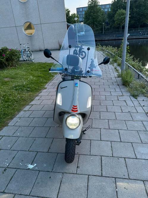 Gloednieuwe Piaggio Vespa GTV 300 Beige Avvolgente Matt, Motoren, Motoren | Piaggio, Particulier, Scooter, 12 t/m 35 kW, 1 cilinder