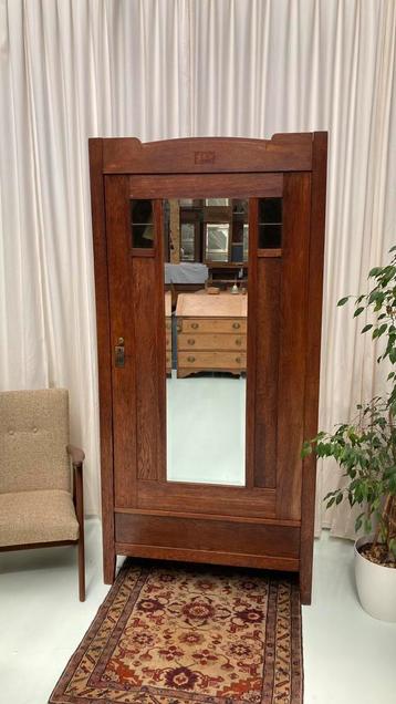 Antique kledingkast garderobe beschikbaar voor biedingen