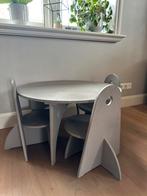 Schattige houten ronde tafel met 3 stoeltjes, Ophalen, Gebruikt, Tafel(s) en Stoel(en)