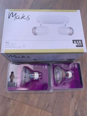 Spots met 2 LED lampen beschikbaar voor biedingen