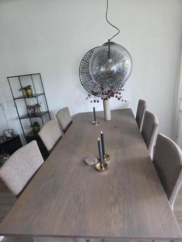 Complete eethoek,  met 6 stoelen beschikbaar voor biedingen