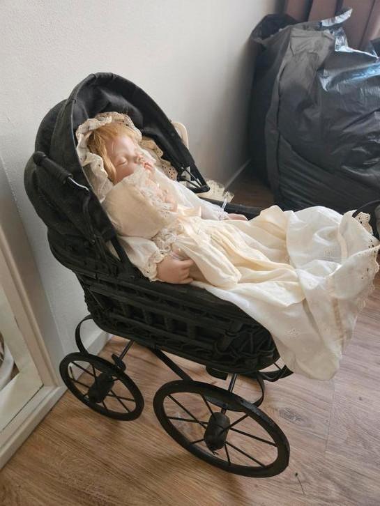 Antieke poppenwagen, Kinderen en Baby's, Kinderwagens en Combinaties, Zo goed als nieuw, Overige merken, Ophalen