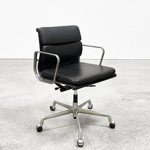 Vitra Ea217 soft pad bureaustoel, info/prijs in omschrijving, Huis en Inrichting, Stoelen, Gebruikt, Eén, Leer, Metaal, Zwart
