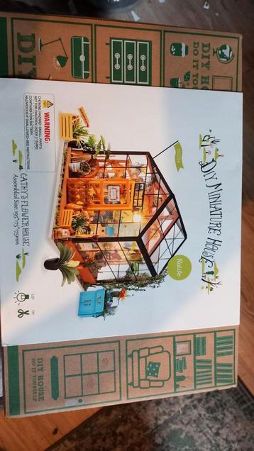  Diverse miniatuur huisjes. beschikbaar voor biedingen