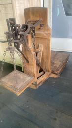 Mooie antieke kaaswaag, Ophalen