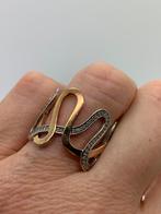 V485 Prachtige zilveren bicolor ring maat 19, 19 tot 20, Ophalen of Verzenden, X, Dame