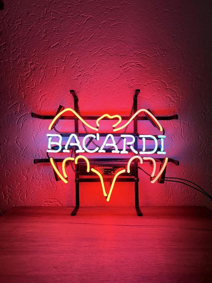 Bacardi glas neon lichtreclame / lamp, Verzamelen, Merken en Reclamevoorwerpen, Nieuw, Lichtbak of (neon) lamp, Ophalen of Verzenden