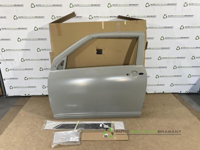 Portier 4Deurs links-voor van een Suzuki Swift, Auto-onderdelen, Gebruikt, -, Deur, -