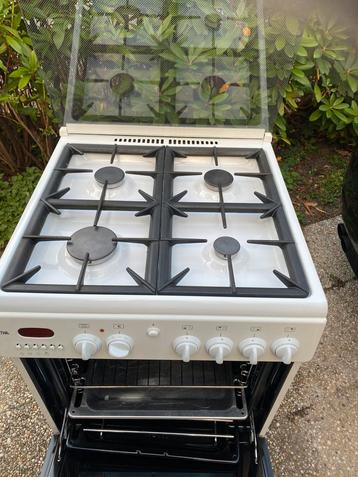 Etna gasfornuis en elektrische oven wit vrijstaand. beschikbaar voor biedingen