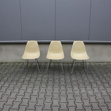 Vintage DSX chair glassfiber | Herman Miller | Charles Eames beschikbaar voor biedingen