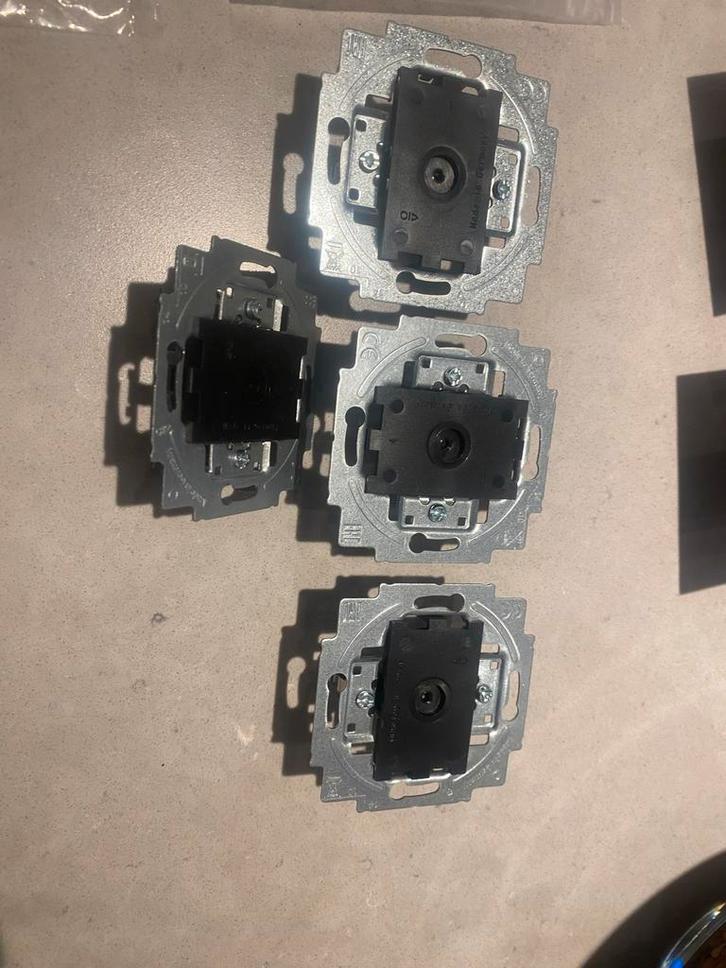 Busch-Jaeger Schakelmateriaal Nieuw en gebruikt, Doe-het-zelf en Verbouw, Elektra en Kabels, Zo goed als nieuw, Overige typen