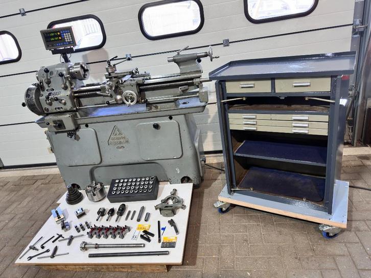 Ai Hembrug DR1LS met Mitutoyo digitale uitlezing, Doe-het-zelf en Verbouw, Draaibanken, Gebruikt, Metaaldraaibank, 500 tot 1000 mm