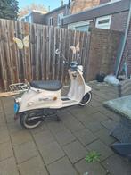 Zeer nette scooter tekoop  altijd goed onderhouden, Ophalen of Verzenden