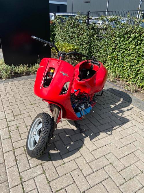 Vespa Gts 250cc schadeproject (WOK) Piaggio, Fietsen en Brommers, Scooters | Piaggio, Gebruikt, Overige modellen, Benzine, Ophalen