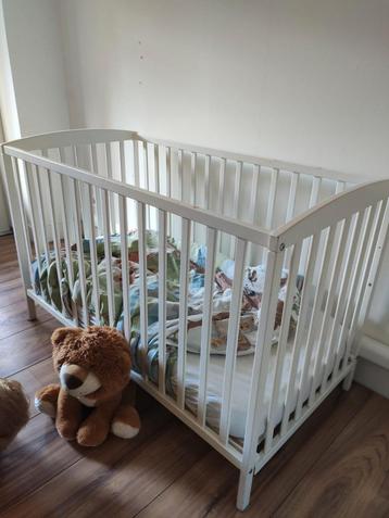 Babybedje, ook als aanschuifbed te gebruiken  beschikbaar voor biedingen