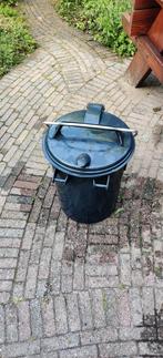 Stevige kunststof vuilnisbak, Ophalen, Zo goed als nieuw