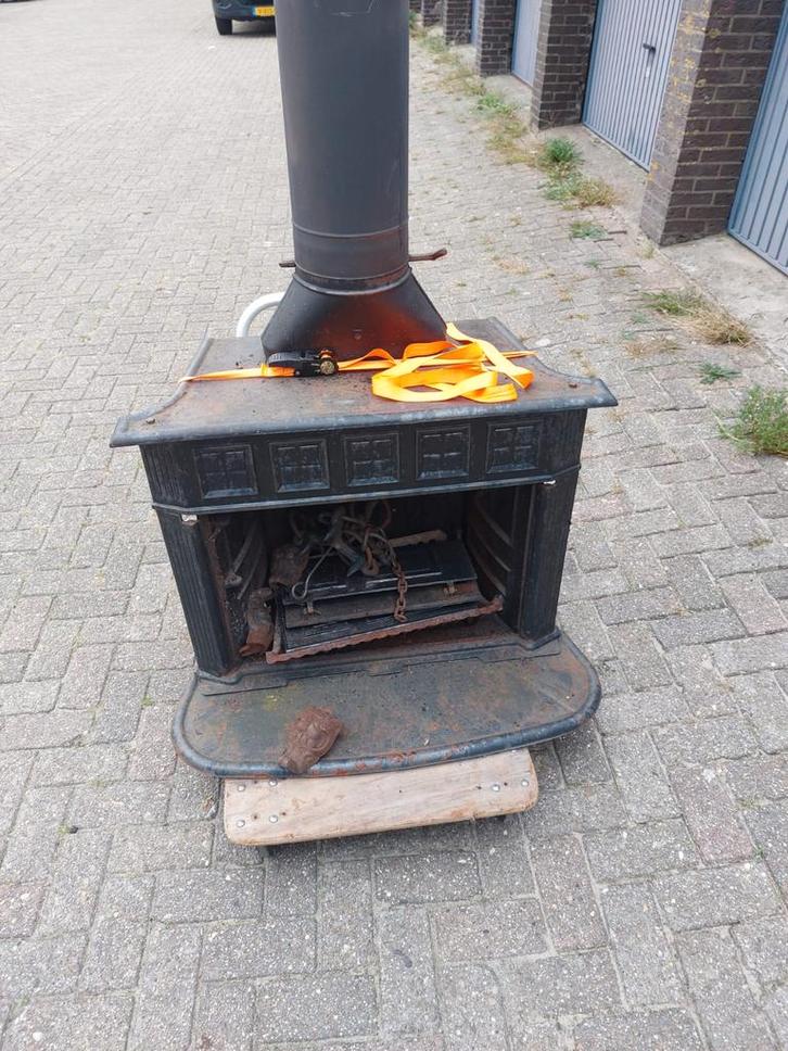 Leuke buitenkachel met pijp, Tuin en Terras, Tuinhaarden, Gebruikt, Ophalen