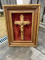 Antiek kruisbeeld in lijst, Antiek en Kunst, Antiek | Religie, Ophalen