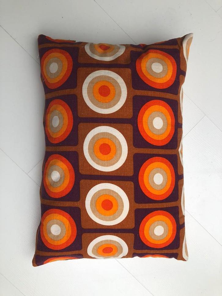 Retro kussen 30 bij 50 FUNKY STUFF, Huis en Inrichting, Woonaccessoires | Kussens, Zo goed als nieuw, Ophalen of Verzenden