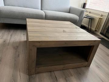 Stevige salontafel (80*80) steigerhout finish. beschikbaar voor biedingen