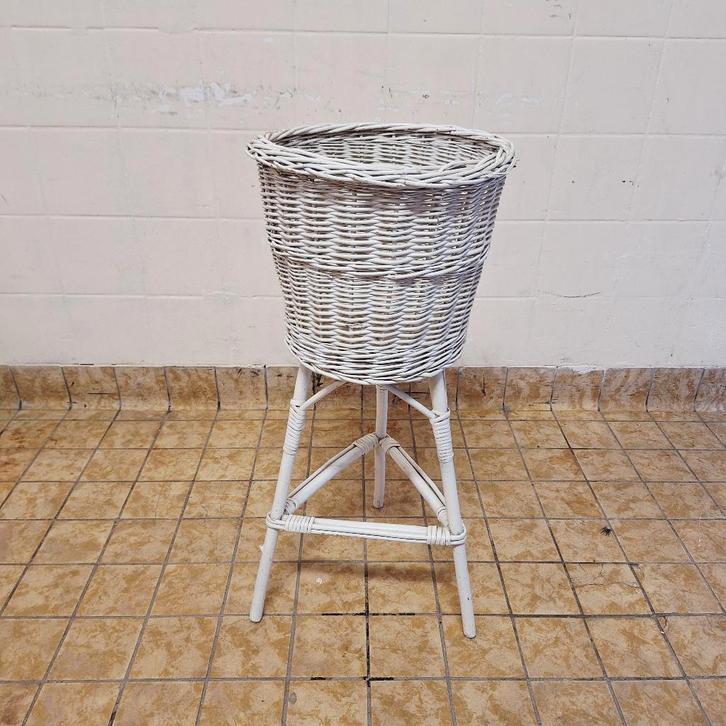 Retro Rotan Plantenbak op Poten / Plantentafeltje, Tuin en Terras, Bloembakken en Plantenbakken, Gebruikt, Overige materialen