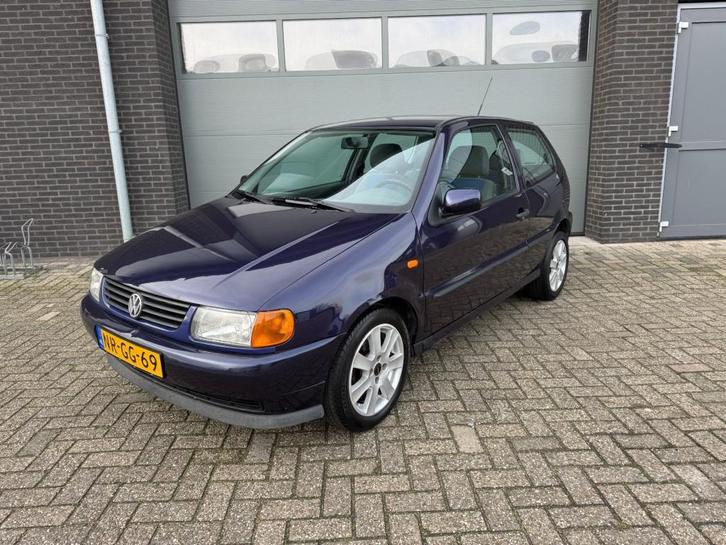 Volkswagen POLO 1.6 AUTOMAAT, Auto's, Volkswagen, Bedrijf, Polo, Lichtmetalen velgen, Startonderbreker, Benzine, Euro 2, Hatchback
