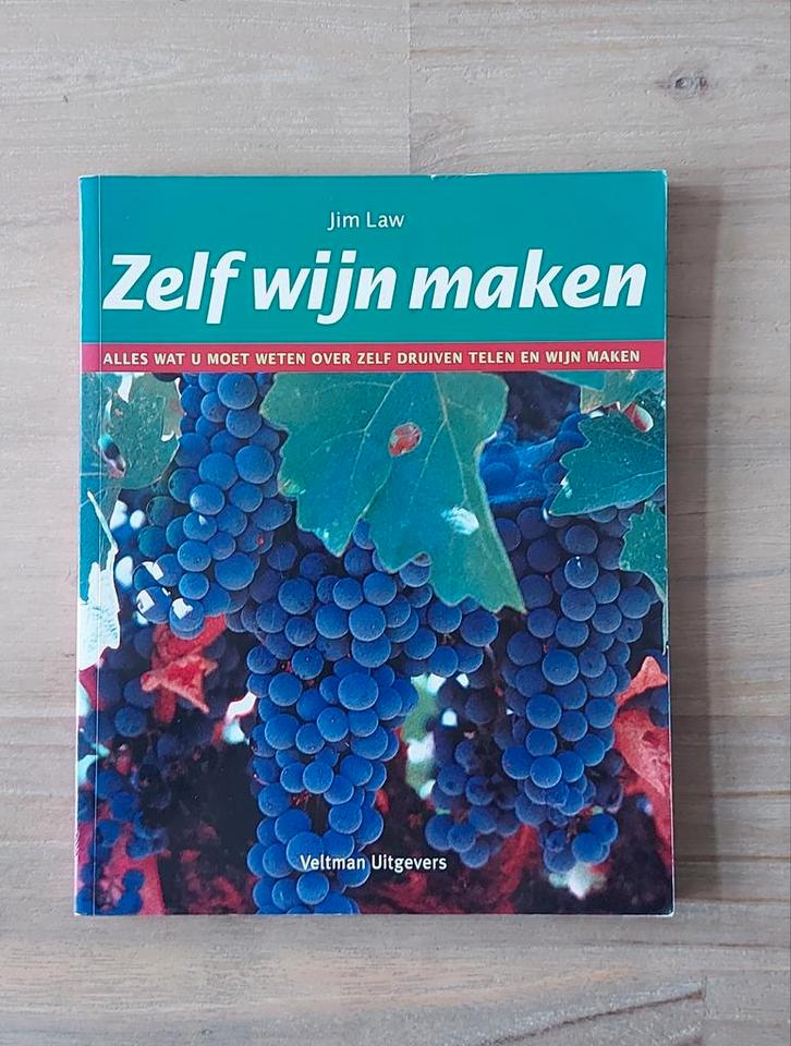 J. Law - Zelf wijn maken, Boeken, Hobby en Vrije tijd, Gelezen, Ophalen of Verzenden