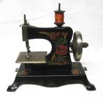 Kinder hand naaimachine, Antiek en Kunst, Antiek | Naaimachines, Ophalen of Verzenden