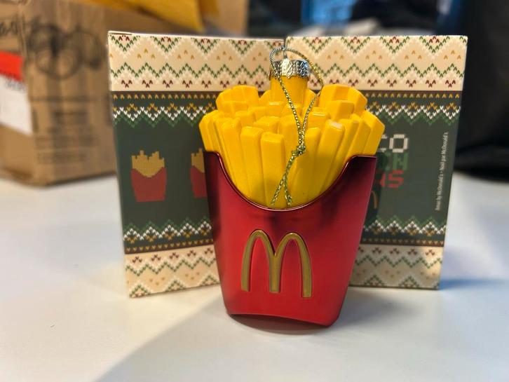 Frietje Groot Kerstbal Nieuw, Diversen, Kerst, Nieuw, Ophalen of Verzenden