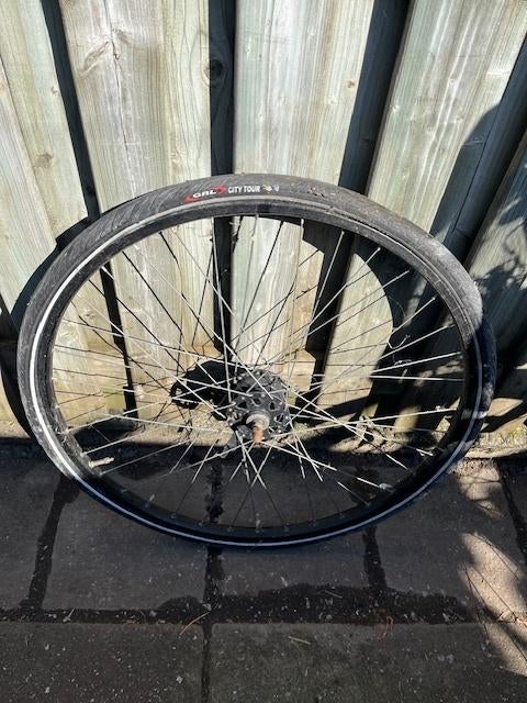 28 inch voorwiel (37-622) met GRL citytourband, Ophalen of Verzenden, Gebruikt, Wiel