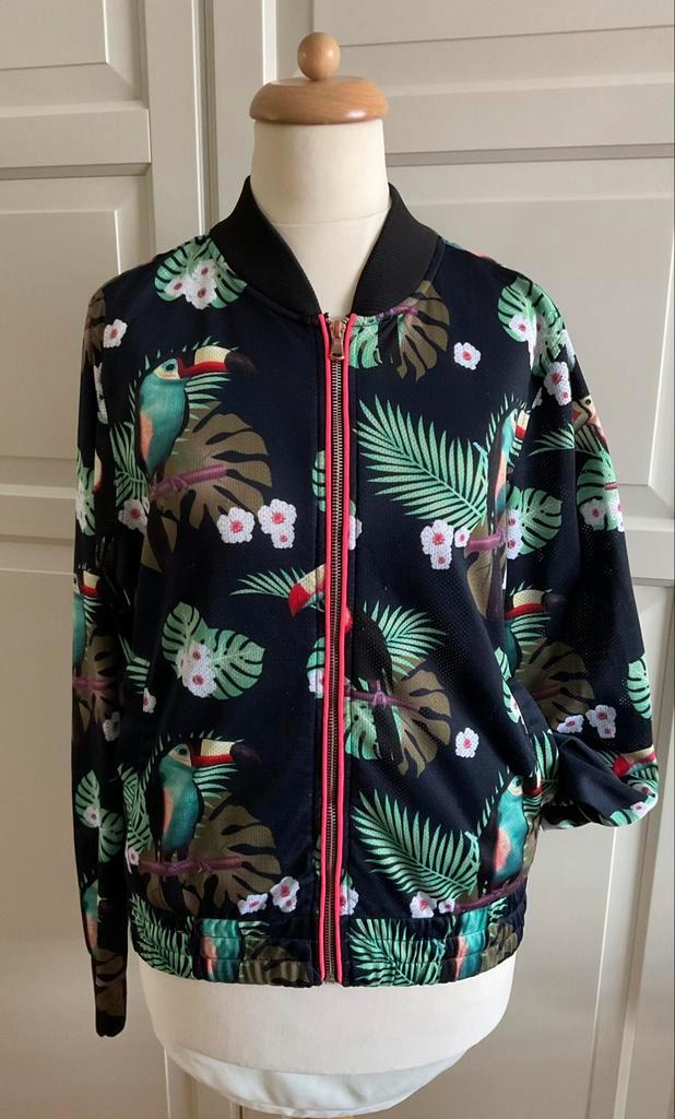Vest Tropical, Kinderen en Baby's, Kinderkleding | Maat 176, Zo goed als nieuw, Meisje, Trui of Vest, Ophalen