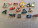 15 speldjes wegenbouwmachines vorkheftrucks etc, Verzamelen, Speldjes, Pins en Buttons, Ophalen of Verzenden, Gebruikt, Transport