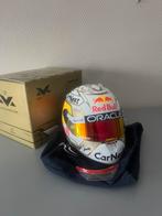 Max Verstappen helm 1:2 2022, Ophalen of Verzenden, Zo goed als nieuw, Formule 1