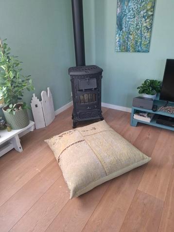 Woonkussen, maat 90*90 cm! beschikbaar voor biedingen