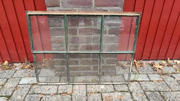 Gietijzeren raam brocante industriële stijl 55 x 75 cm. beschikbaar voor biedingen