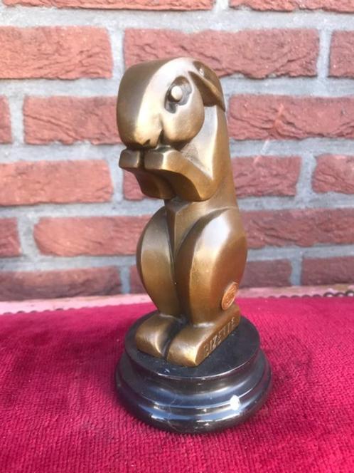 bronzen beeld van een gestileerd haasje, Antiek en Kunst, Kunst | Beelden en Houtsnijwerken, Ophalen of Verzenden