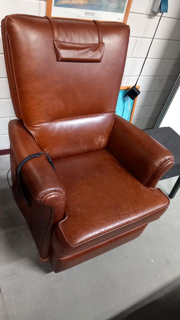 Elektrische Relaxstoel Leer - Goed Werkend, Huis en Inrichting, Fauteuils, Gebruikt, Leer, 75 tot 100 cm, 75 tot 100 cm, Ophalen of Verzenden
