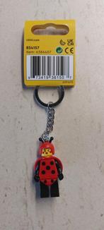 Lego: Meisje in lieveheersbeestjespak sleutelhanger - NIEUW, Verzamelen, Sleutelhangers, Ophalen of Verzenden, Nieuw, Knuffel of Figuurtje