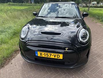 Mini 3-deurs (f56) Electric 184pk Aut 2024 Zwart beschikbaar voor biedingen