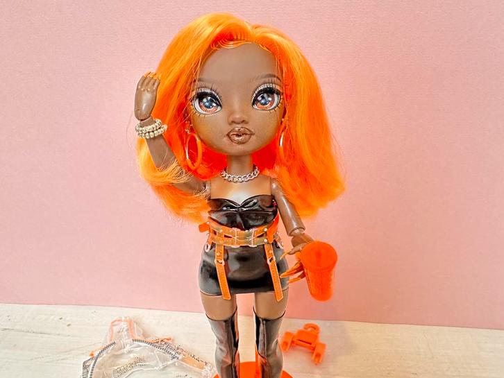 Rainbow high Michelle St. Charles, Verzamelen, Poppen, Zo goed als nieuw, Pop, Ophalen of Verzenden