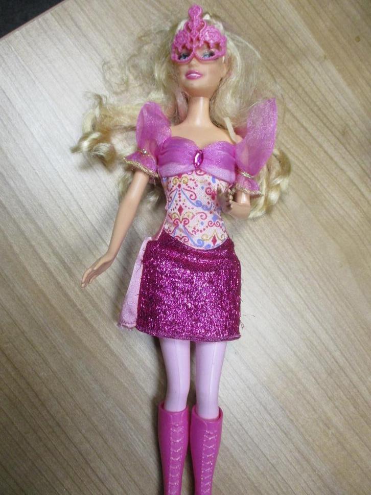 2009 BARBIE AND THE TREE MUSKETEERS, Verzamelen, Poppen, Gebruikt, Fashion Doll, Verzenden