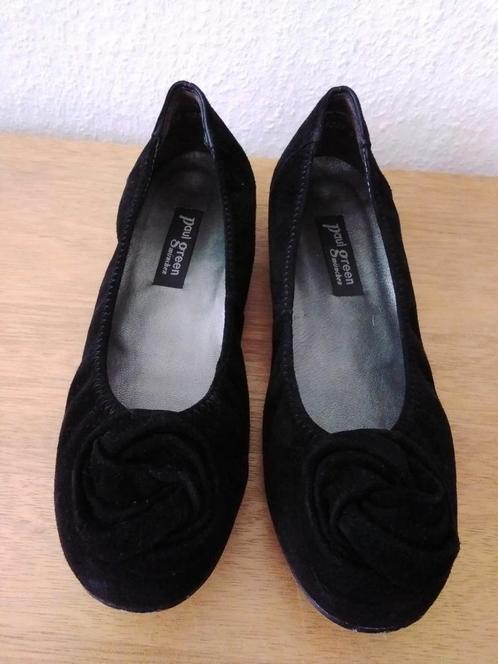 2x gedragen zwarte suede ballerina met bloem Paul Green 37, Kleding | Dames, Schoenen, Zo goed als nieuw, Ballerina's, Zwart, Ophalen of Verzenden