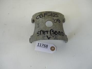 CBF125 2009 - 2012 Honda Beugel Beugel spatbord D1-11738 beschikbaar voor biedingen