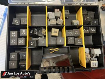 Verschillende Relais Audi VW 0-53 beschikbaar voor biedingen