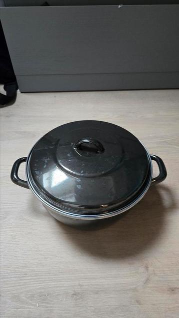 Stoof/braadpan - voor gas beschikbaar voor biedingen