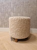 Schattig Sheepskin Voetenbankje / Krukje, Hout, Minder dan 50 cm, Rond, Nieuw