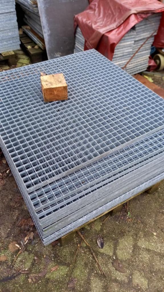 Looproosters Vijverroosters Smeerput  Roosters Waterpartij, Doe-het-zelf en Verbouw, Metalen, Gebruikt, IJzer, Ophalen