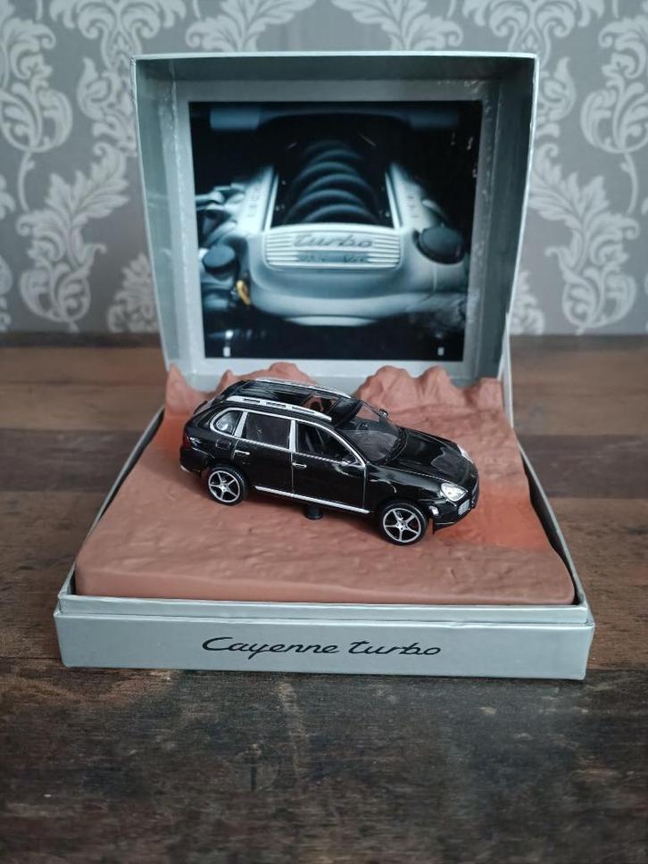 Porsche Cayenne (955) Turbo / 1:43 / Dealer uitgave, Hobby en Vrije tijd, Modelauto's | 1:18, Nieuw, Bburago, Verzenden