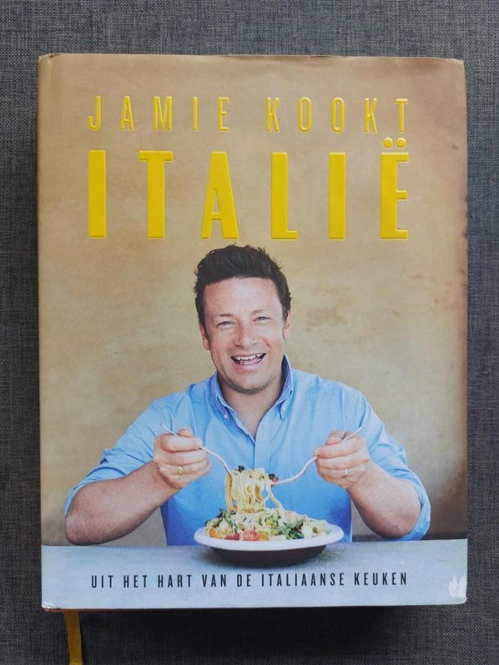 Jamie Oliver - Jamie kookt Italië, Boeken, Kookboeken, Gelezen, Overige gebieden, Ophalen of Verzenden