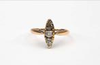 Prachtige antieke 14 karaat gouden ring gezet met 3 diamant, Ophalen of Verzenden, Zo goed als nieuw, 17 tot 18, Dame